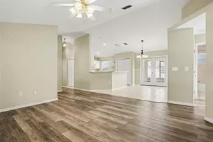 121 Shaddock Dr, Auburndale, FL 33823 - Photo 5