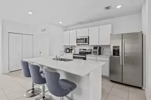 763 Carlyle Wy, Fort Pierce, FL 34947 - Photo 9