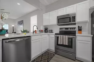 1002 Calabria Ave, Davenport, FL 33897 - Photo 9