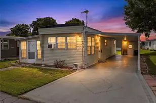477 Marina Ln, Tavares, FL 32778 - Photo 1