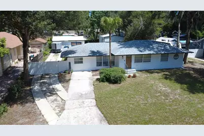 925 E 10th Avenue, Mount Dora, FL 32757 - Photo 3