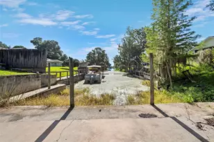 1351 Cr 482N, Lake Panasoffkee, FL 33538 - Photo 57