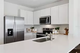 4272 Butterscotch Cir, Lakeland, FL 33811 - Photo 9