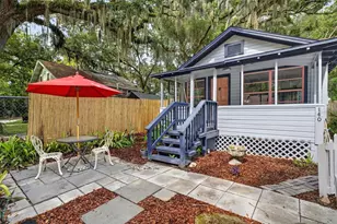 140 N Johns St, Mount Dora, FL 32757 - Photo 1