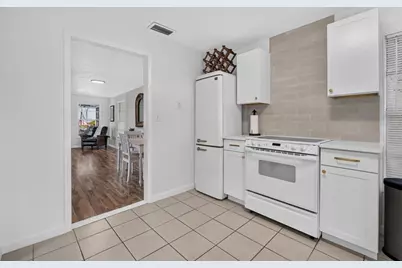 140 N Johns Street, Mount Dora, FL 32757 - Photo 15