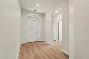 453 Westchester Hills Ln, Valrico, FL 33594 - Photo 3
