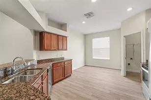 453 Westchester Hills Ln, Valrico, FL 33594 - Photo 9