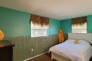 8218 43rd Ave W, Bradenton, FL 34209 - Photo 9