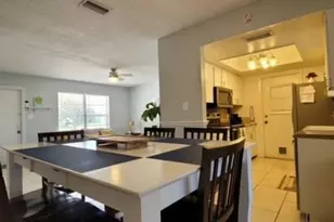 8218 43rd Ave W, Bradenton, FL 34209 - Photo 5
