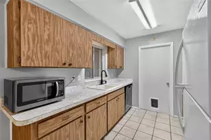 1305 Orange Ave, Tavares, FL 32778 - Photo 7