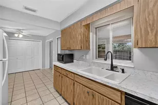 1305 Orange Ave, Tavares, FL 32778 - Photo 17