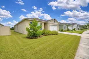 5628 Siltstone St, Lakeland, FL 33811 - Photo 3