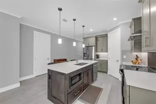2327 S Shine Ave, Orlando, FL 32806 - Photo 9