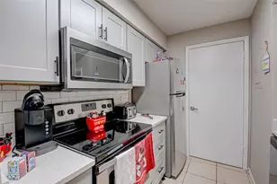 3038 Parkway Blvd, Kissimmee, FL 34747 - Photo 3