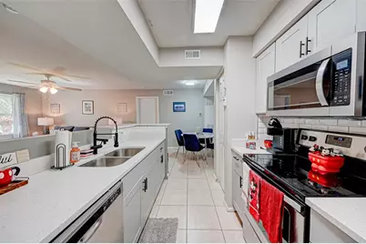 3038 Parkway Boulevard #305, Kissimmee, FL 34747 - Photo 9