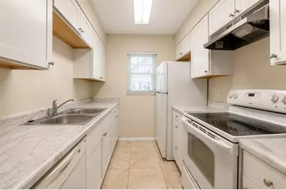 828 Sky Lake Circle #B, Orlando, FL 32809 - Photo 3