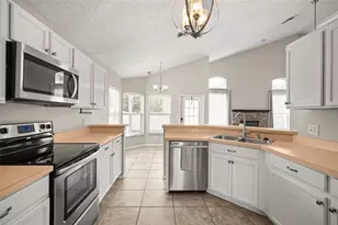 10070 River Glen Ct, Orlando, FL 32825 - Photo 9