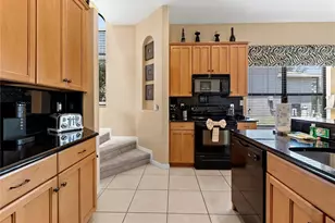 358 Lake Davenport Cir, Davenport, FL 33837 - Photo 7