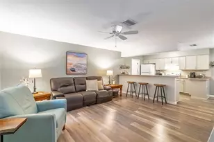 31050 Lochmore Cir, Mount Plymouth, FL 32776 - Photo 11