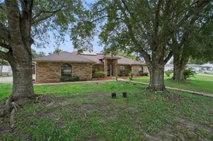 1302 Lydia Dr, Deltona, FL 32725 - Photo 3