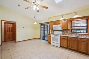 1302 Lydia Dr, Deltona, FL 32725 - Photo 17