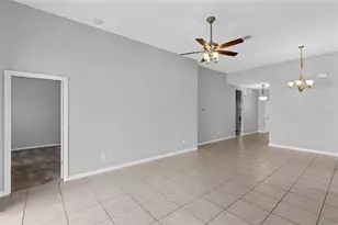909 Woods Landing Dr, Minneola, FL 34715 - Photo 5