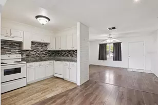 110 Tangerine Ct, Kissimmee, FL 34743 - Photo 13