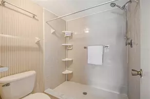 4 Escondido Cir, Altamonte Springs, FL 32701 - Photo 43