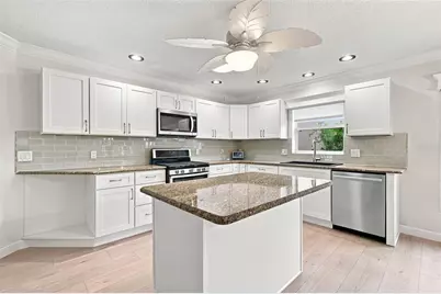 7592 SE 170th Longview Lane, The Villages, FL 32162 - Photo 9