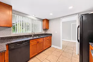 6045 Wedgewood Cir, Orlando, FL 32808 - Photo 9