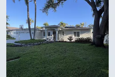 146 Giralda Boulevard NE, Saint Petersburg, FL 33704 - Photo 1