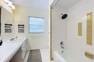1319 Buckwood Dr, Orlando, FL 32806 - Photo 21