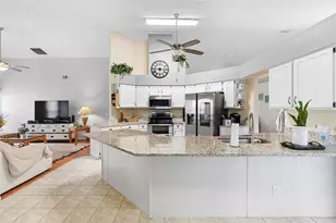 12512 Tillingham Ct, Orlando, FL 32837 - Photo 9