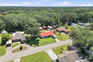 6312 Sweetwater Dr E, Lakeland, FL 33811 - Photo 5