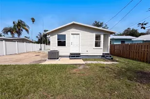 1134 Pattison Ave, Sarasota, FL 34237 - Photo 5