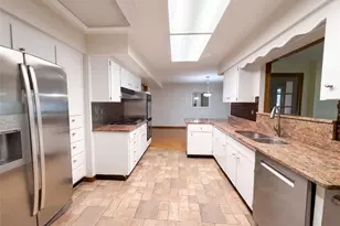 1818 Danbury Dr, Sun City Center, FL 33573 - Photo 11