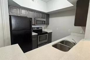8301 Elm Park Dr, Orlando, FL 32821 - Photo 5