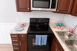 4666 Ken Knight Dr N, Jacksonville, FL 32209 - Photo 5