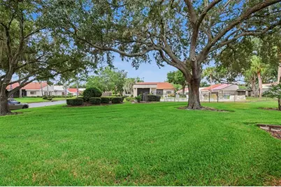108 Seville Court N, Plant City, FL 33566 - Photo 3