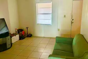 914 SW 8th Ave, Gainesville, FL 32601 - Photo 5