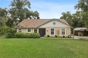 30724 Fairview Ave, Tavares, FL 32778 - Photo 1