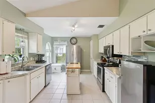 30724 Fairview Ave, Tavares, FL 32778 - Photo 11
