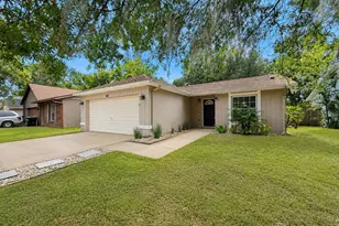818 Maple Forest Dr, Orlando, FL 32825 - Photo 1