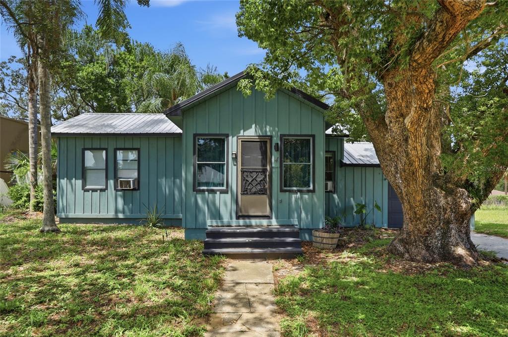 4 E Bay St - 4 E Bay St, Davenport, FL 33837 Luxury Property | Jose Angel Pina