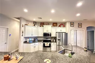 3339 Pearly Dr, Lakeland, FL 33812 - Photo 5