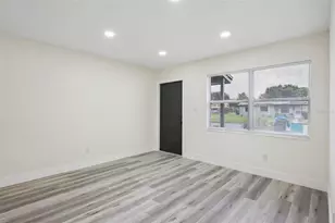 726 Cornelia Ct, Orlando, FL 32811 - Photo 5