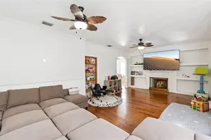 317 E Main St, Tavares, FL 32778 - Photo 5