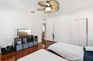 317 E Main St, Tavares, FL 32778 - Photo 27