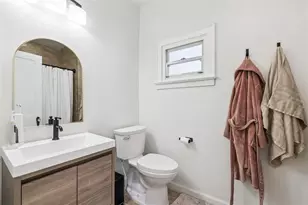 317 E Main St, Tavares, FL 32778 - Photo 33