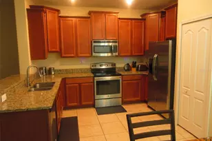 2746 Hampton Green Ln, Brandon, FL 33511 - Photo 3
